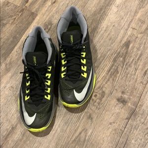 nike zoom devosion sneakers